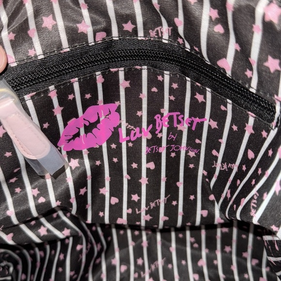 Betsey x Betsey Johnson black & rainbow heart quilted tote bag NWT - Picture 8 of 9